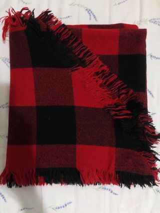 Bufanda ZARA cuadros rojos y negros talla M