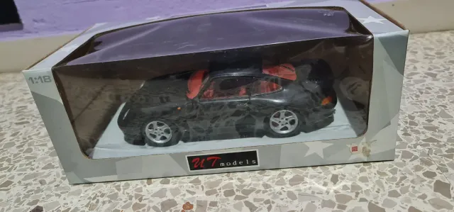 Carro 1:18 Porsche 911 GT2 Street