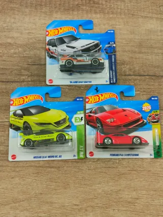 Hot Wheels: Audi Sport Quattro, Nissan  Ferrari