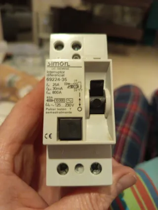 Interruptor Diferencial Simon 69224-35