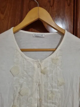 Camisa Cloche blanca con detalles en delantera