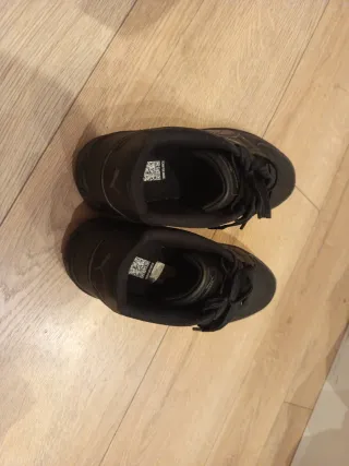 Zapatillas Puma Negras Talla 40, las e utilizado 1
