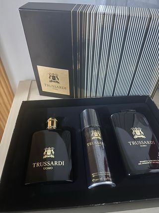 Estuche Perfume Trussardi Uomo Negro y Dorado