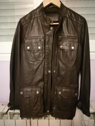 Chaqueta de cuero marrón