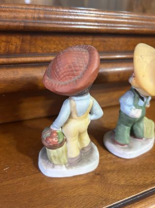 Coppia statuine bambini in ceramica