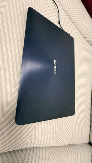 Portátil ASUS Plata y Negro