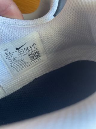 Zapatillas Nike Blancas y Negras