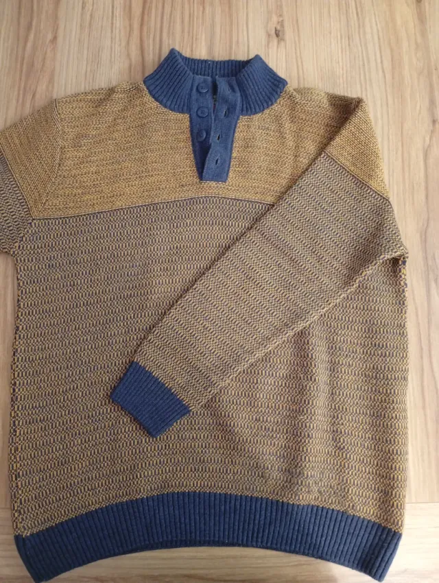 Jersey cuello abierto botones