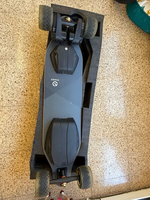 Monopatín Eléctrico marca: Tynee *Casi sin uso