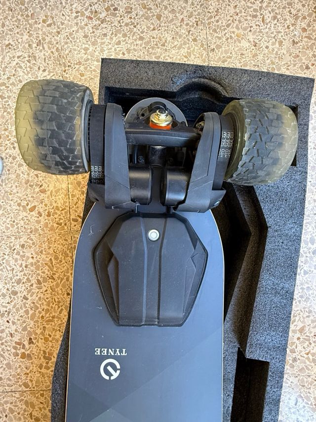 Monopatín Eléctrico marca: Tynee *Casi sin uso