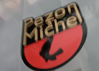 Caja Grande Pesca 32 cm Señuelos Pezon & Michel