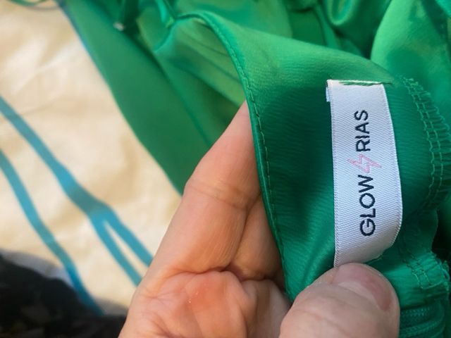 Vestido de fiesta largo y de tirantes verde