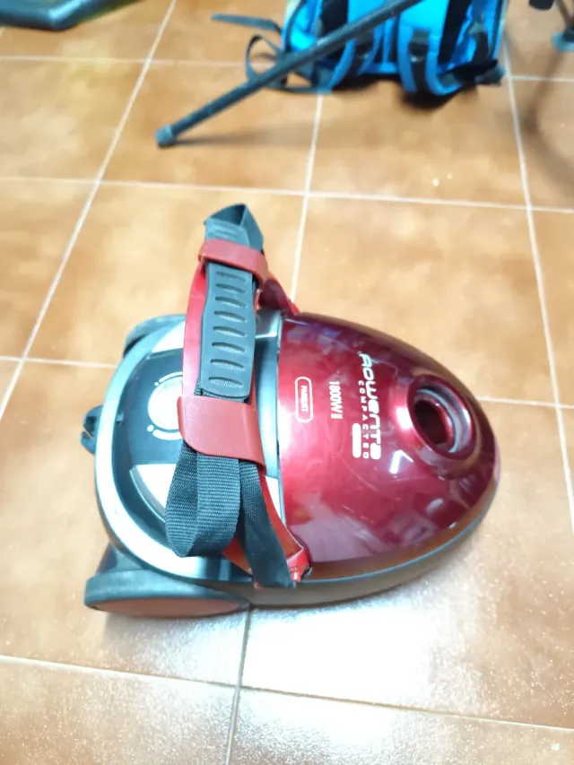 Aspirador Rowenta Compacteo 1800W