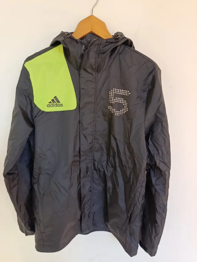 Chaqueta Adidas Negra con Detalles Verdes