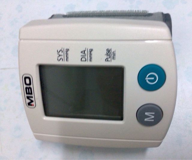 Tensiómetro de muñeca MBO