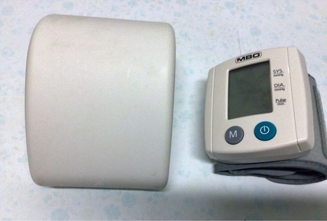 Tensiómetro de muñeca MBO