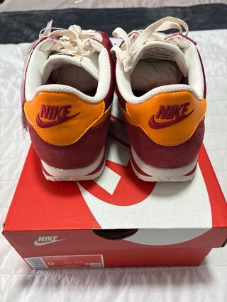 Nike Cortez TXT Rojo y Naranja