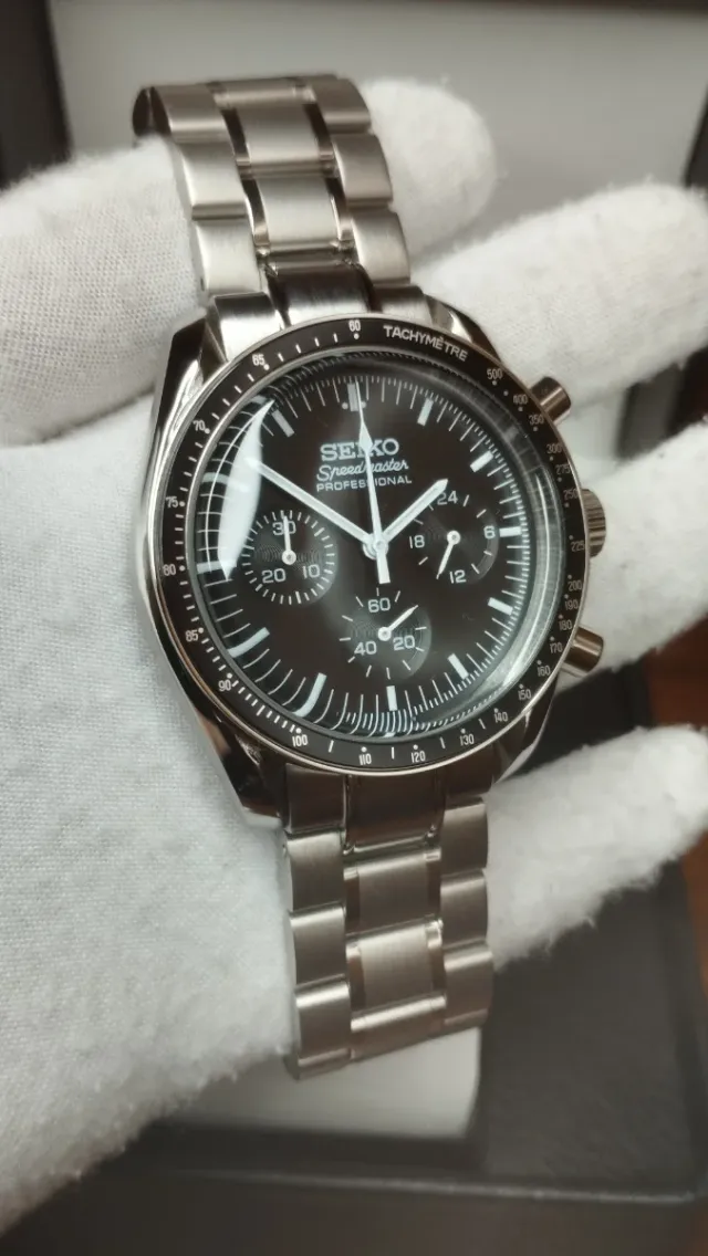 Reloj Seiko Mod Speedmaster Negro y Blanco