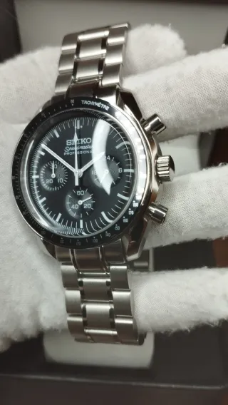 Reloj Seiko Mod Speedmaster Negro y Blanco