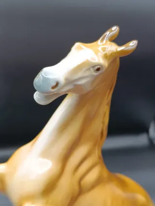 Figura Caballo porcelana Royal Dux