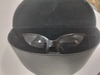 Gafas de sol rectangulares DKNY de carey