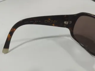 Gafas de sol rectangulares DKNY de carey