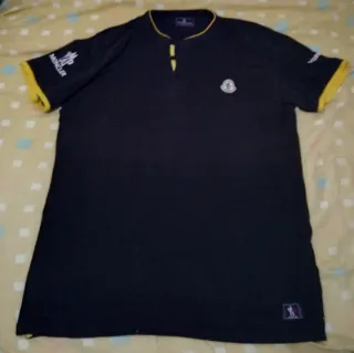 Polo Moncler original Talla XL Negro y Amarillo