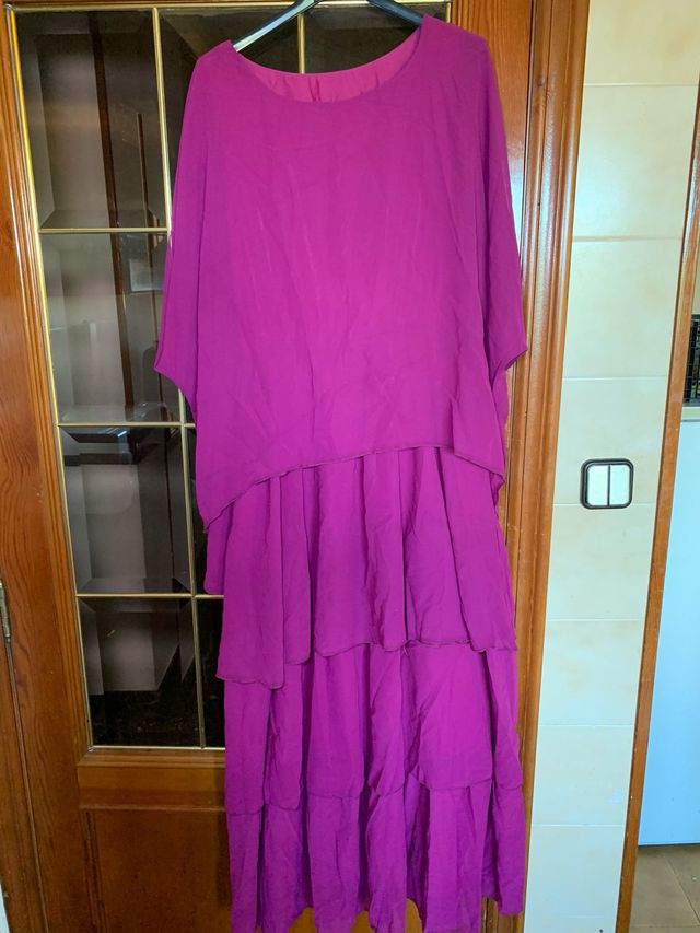 Vestido morado con volantes