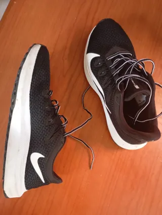 Zapatillas Nike Running Mujer Negras Blancas