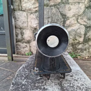 Máquina de coser Alfa antigua