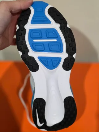 Nike Vomero 18 talla 41 nuevas a estrenar.