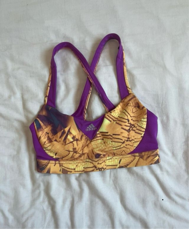 Top deportivo Adidas morado estampado