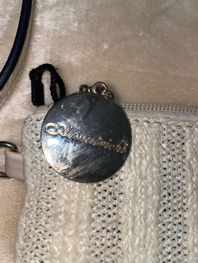 Bolso de hombro tejido beige y blanco