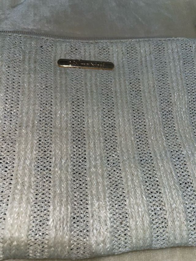 Bolso de hombro tejido beige y blanco