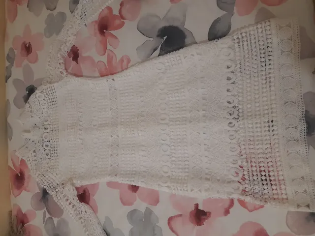 Vestido blanco elegante encaje