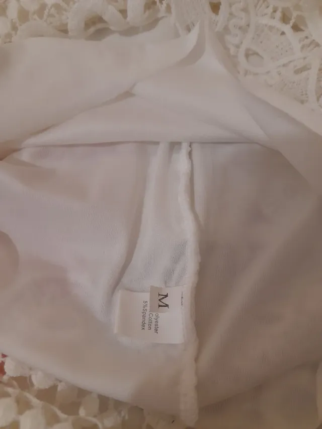 Vestido blanco elegante encaje