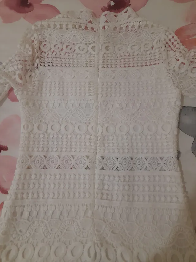 Vestido blanco elegante encaje