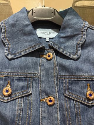 Cazadora Denny Rose vaquera y pelo