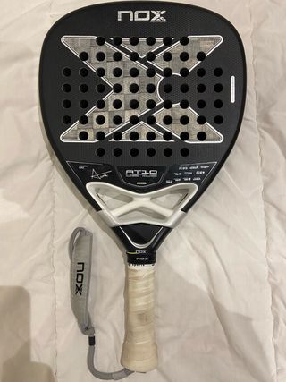 Pala Padel Nox AT10 Genius Attack 18K