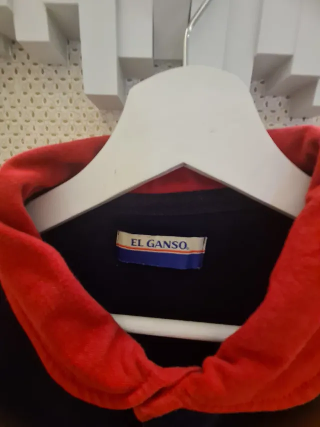 Polo El Ganso azul y rojo