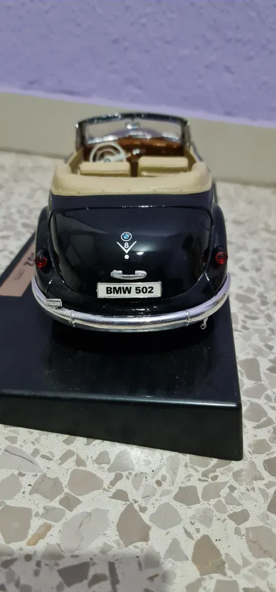 Carro Maisto BMW 502 (1955) 1:18
