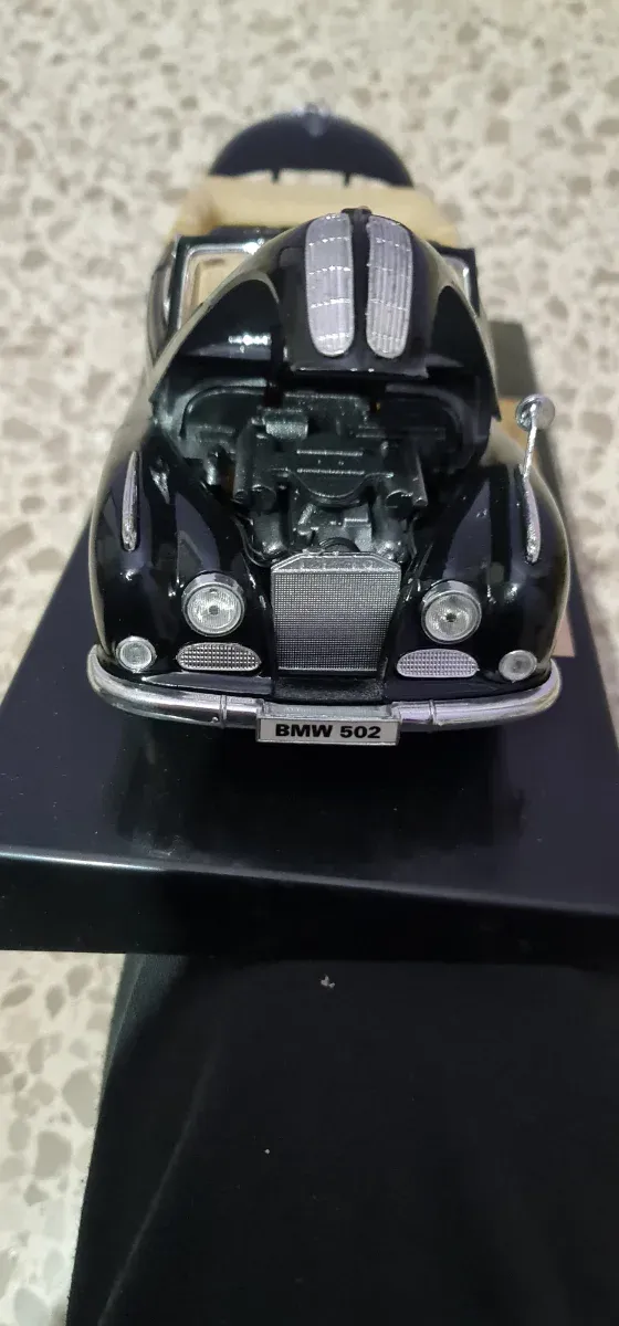 Carro Maisto BMW 502 (1955) 1:18