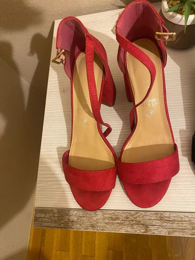 Sandalias tacón fucsia talla 38