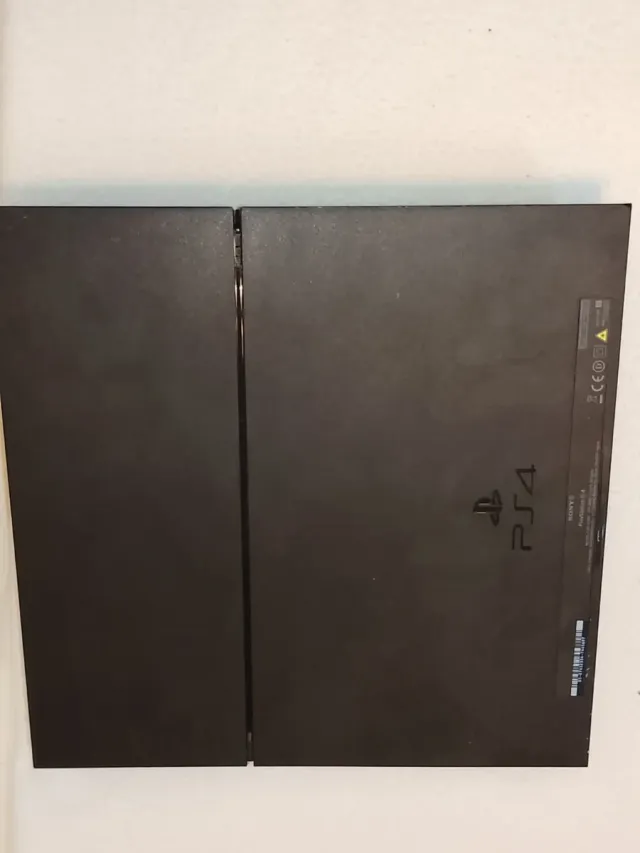 PS4 (PlayStation 4) Negra + Mandos