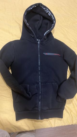 Sudadera con cremallera y capucha