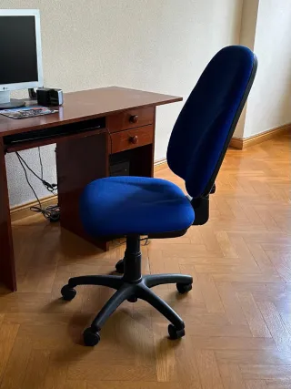 Silla oficina ergonómica azul ruedas valladolid