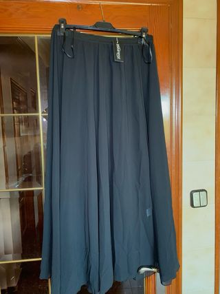 Falda larga negra