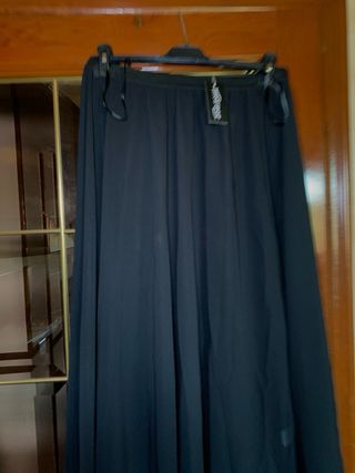 Falda larga negra