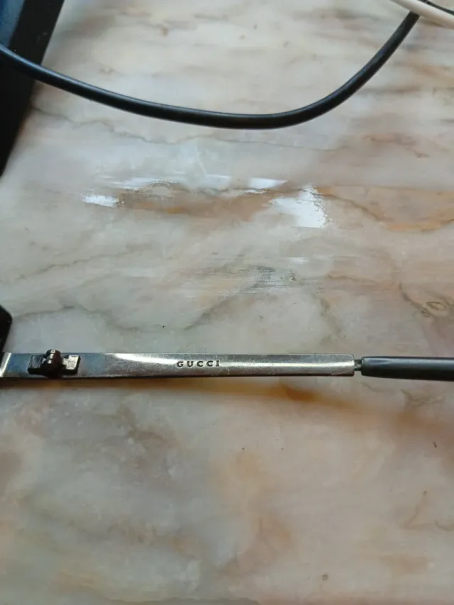 Gafas de sol Gucci negras y amarillas