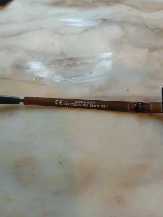 Gafas de sol Gucci negras y amarillas